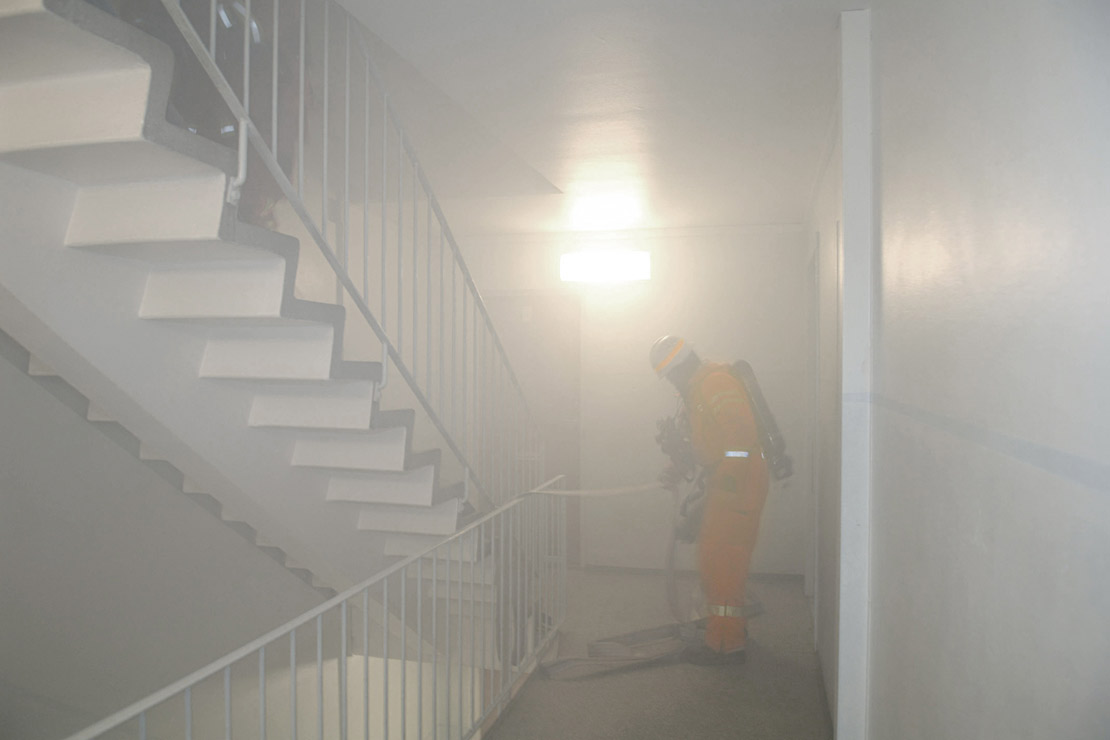 Daloc-dörrens formstabilitet är livsviktig vid brand